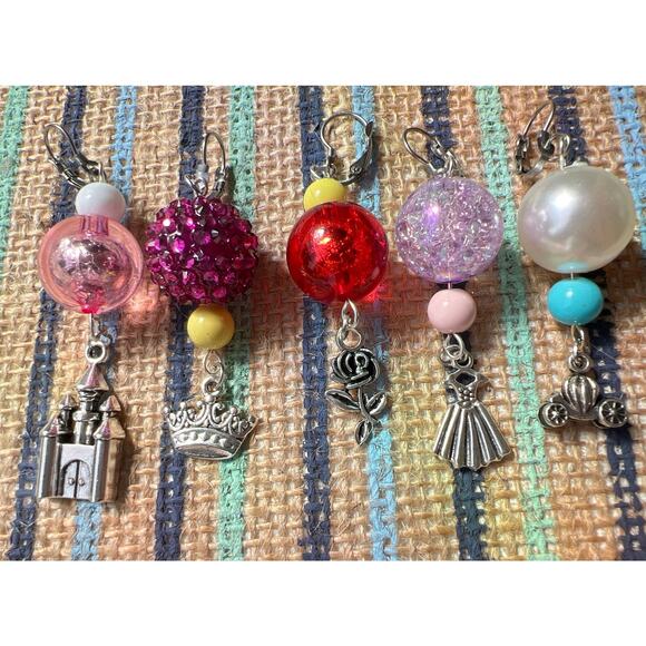 Princess Bead & Charm Set of 5 Stitch Markers for Fiber Arts - Picture 1 of 4